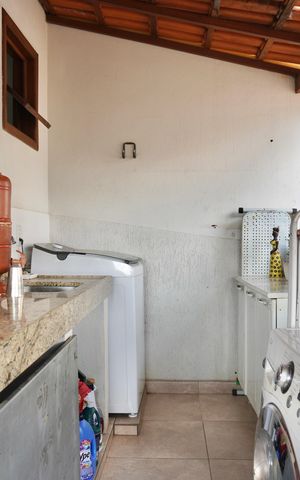 Casa à venda com 128m², 3 quartos e 2 vagas Casa à venda com 128m², 3 quartos e 2 vagasÁrea de Serviço