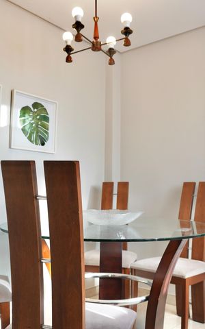 Casa à venda com 128m², 3 quartos e 2 vagas Casa à venda com 128m², 3 quartos e 2 vagasCopa