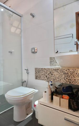 Casa à venda com 128m², 3 quartos e 2 vagas Casa à venda com 128m², 3 quartos e 2 vagasBanheiro social (Segundo andar)