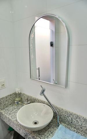 Casa à venda com 128m², 3 quartos e 2 vagas Casa à venda com 128m², 3 quartos e 2 vagasLavabo da Área Externa
