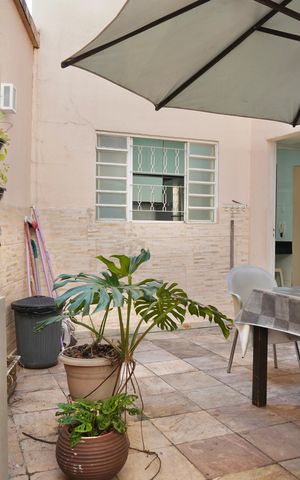 Casa à venda com 128m², 3 quartos e 2 vagas Casa à venda com 128m², 3 quartos e 2 vagasÁrea Externa