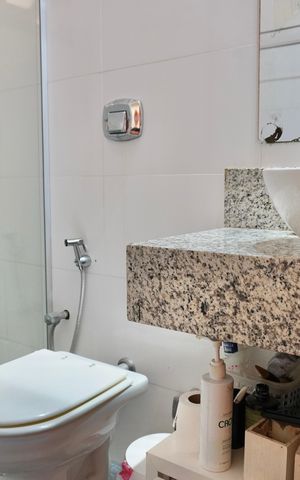 Casa à venda com 128m², 3 quartos e 2 vagas Casa à venda com 128m², 3 quartos e 2 vagasBanheiro social (Segundo andar)