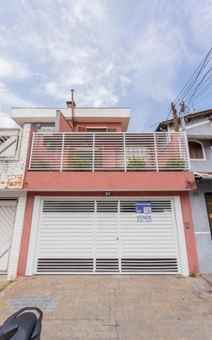 Casa à venda com 154m², 3 quartos e 2 vagasFachada