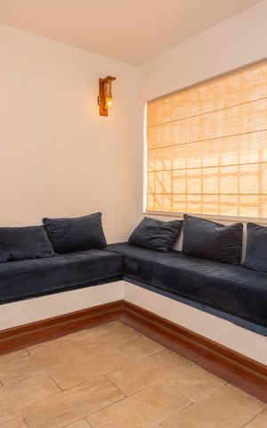 Casa à venda com 154m², 3 quartos e 2 vagasSala de estar