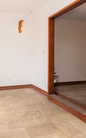 Casa à venda com 154m², 3 quartos e 2 vagasSala de estar
