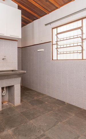 Casa à venda com 154m², 3 quartos e 2 vagasÁrea de Serviço