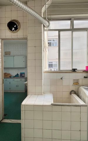 Apartamento à venda com 238m², 3 quartos e 1 vaga Apartamento à venda com 238m², 3 quartos e 1 vagaÁrea de Serviço
