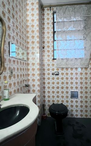 Apartamento à venda com 238m², 3 quartos e 1 vaga Apartamento à venda com 238m², 3 quartos e 1 vagaBanheiro 1