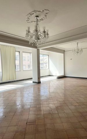 Apartamento à venda com 238m², 3 quartos e 1 vaga Apartamento à venda com 238m², 3 quartos e 1 vagaSala