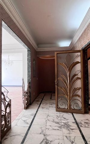 Apartamento à venda com 238m², 3 quartos e 1 vaga Apartamento à venda com 238m², 3 quartos e 1 vagaSala