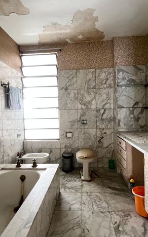 Apartamento à venda com 238m², 3 quartos e 1 vaga Apartamento à venda com 238m², 3 quartos e 1 vagaBanheiro 2