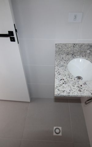 Apartamento à venda com 40m², 2 quartos e 1 vagaBanheiro 2