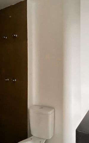 Apartamento à venda com 90m², 1 quarto e 2 vagas Apartamento à venda com 90m², 1 quarto e 2 vagasBanheiro da Suíte