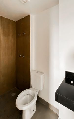 Apartamento à venda com 90m², 1 quarto e 2 vagas Apartamento à venda com 90m², 1 quarto e 2 vagasBanheiro da Suíte