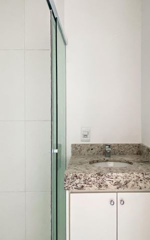 Apartamento à venda com 49m², 2 quartos e 1 vaga Apartamento à venda com 49m², 2 quartos e 1 vagaBanheiro
