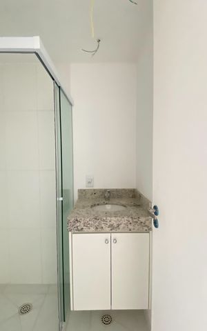 Apartamento à venda com 49m², 2 quartos e 1 vaga Apartamento à venda com 49m², 2 quartos e 1 vagaBanheiro