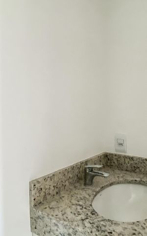 Apartamento à venda com 46m², 2 quartos e 1 vaga Apartamento à venda com 46m², 2 quartos e 1 vagaBanheiro