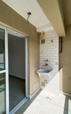 Apartamento à venda com 46m², 2 quartos e 1 vaga Apartamento à venda com 46m², 2 quartos e 1 vagaVaranda/área de serviço