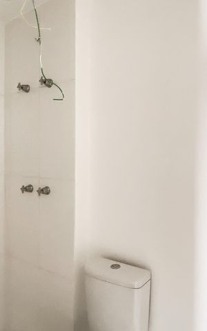 Apartamento à venda com 46m², 2 quartos e 1 vaga Apartamento à venda com 46m², 2 quartos e 1 vagaBanheiro