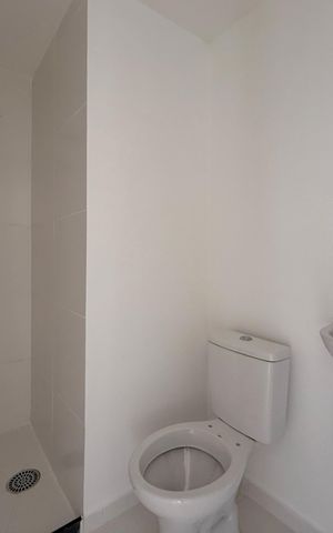 Apartamento à venda com 26m², 2 quartos e sem vaga Apartamento à venda com 26m², 2 quartos e sem vagaBanheiro