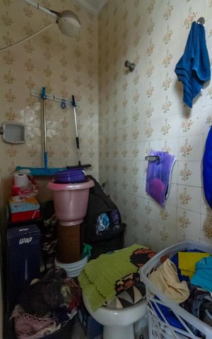 Casa à venda com 208m², 3 quartos e 2 vagas Casa à venda com 208m², 3 quartos e 2 vagasBanheiro de serviço