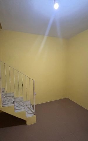 Casa à venda com 70m², 2 quartos e sem vagaSala