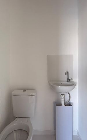 Apartamento à venda com 35m², 2 quartos e sem vaga Apartamento à venda com 35m², 2 quartos e sem vagaBanheiro