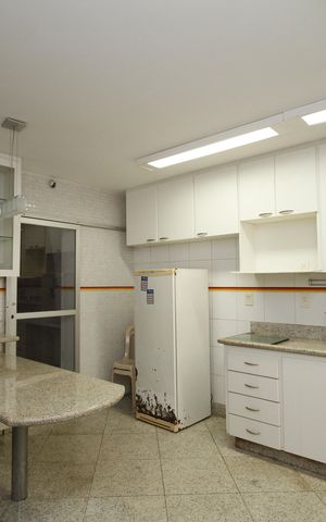 Casa à venda com 294m², 4 quartos e 4 vagasCozinha