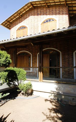 Casa à venda com 294m², 4 quartos e 4 vagasEntrada