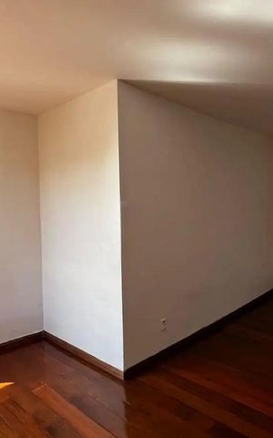 Casa para alugar com 302m², 3 quartos e 4 vagas Casa para alugar com 302m², 3 quartos e 4 vagasSala