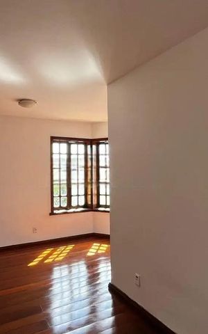 Casa para alugar com 302m², 3 quartos e 4 vagas Casa para alugar com 302m², 3 quartos e 4 vagasSala