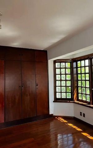 Casa para alugar com 302m², 3 quartos e 4 vagas