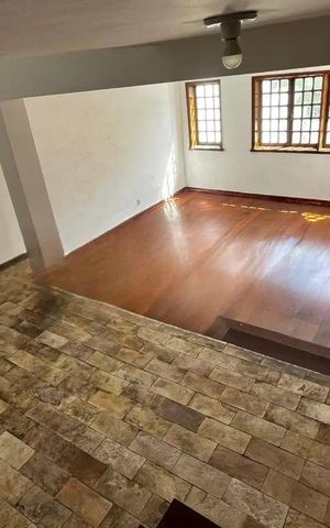Casa para alugar com 302m², 3 quartos e 4 vagas Casa para alugar com 302m², 3 quartos e 4 vagasSala