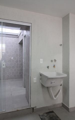 Casa de condomínio à venda com 150m², 4 quartos e 1 vagaÁrea de Serviço