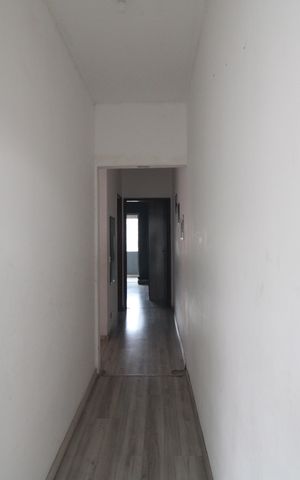Casa à venda com 126m², 3 quartos e 2 vagasCorredor