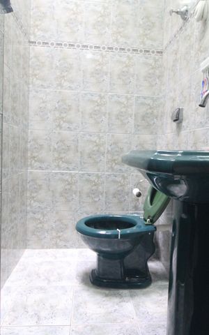 Casa à venda com 126m², 3 quartos e 2 vagasBanheiro comum