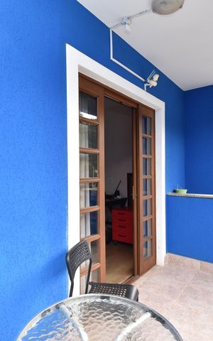 Casa à venda com 330m², 5 quartos e 5 vagasSacada do Quarto 2