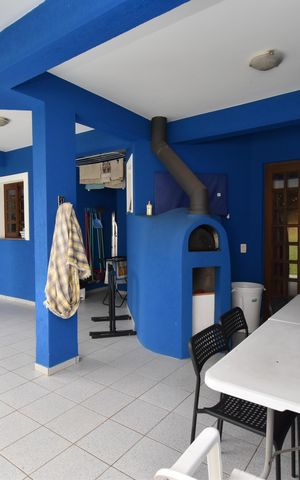 Casa à venda com 330m², 5 quartos e 5 vagasÁrea externa - Churrasqueira