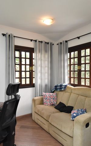 Casa à venda com 330m², 5 quartos e 5 vagasEscritório da Suíte