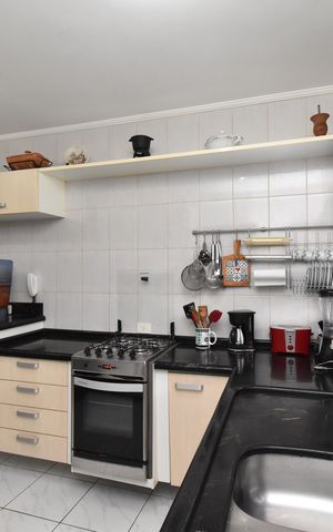Casa à venda com 330m², 5 quartos e 5 vagasCozinha