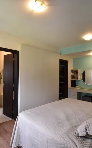 Casa à venda com 330m², 5 quartos e 5 vagasSuíte