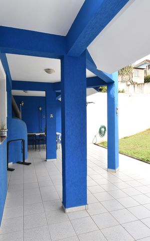 Casa à venda com 330m², 5 quartos e 5 vagasÁrea externa - Churrasqueira