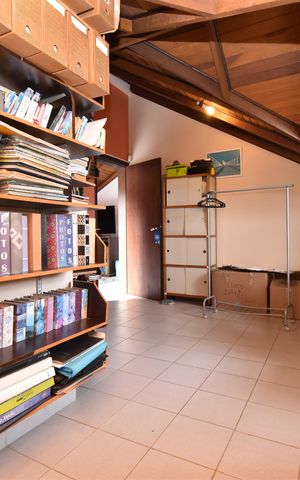 Casa à venda com 330m², 5 quartos e 5 vagasQuarto do ático