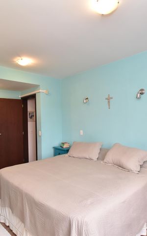 Casa à venda com 330m², 5 quartos e 5 vagasSuíte