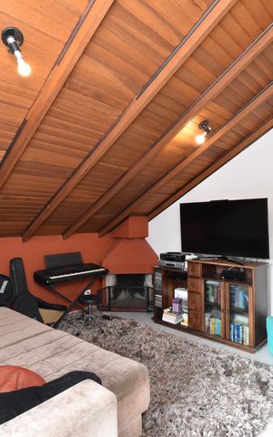 Casa à venda com 330m², 5 quartos e 5 vagasÁtico