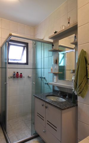 Casa à venda com 330m², 5 quartos e 5 vagasBanheiro da Suíte