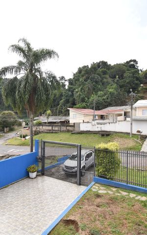 Casa à venda com 330m², 5 quartos e 5 vagasSacada do Quarto 2