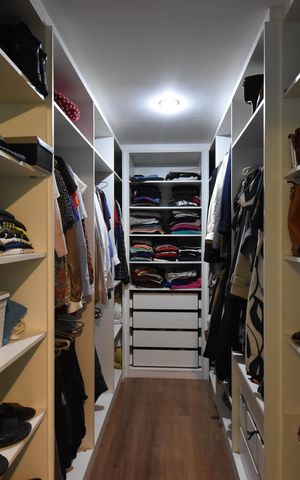 Casa à venda com 330m², 5 quartos e 5 vagasCloset da Suíte