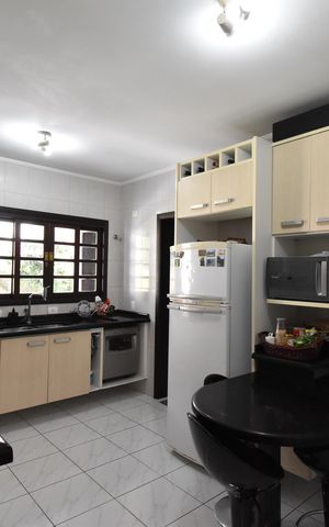 Casa à venda com 330m², 5 quartos e 5 vagasCozinha