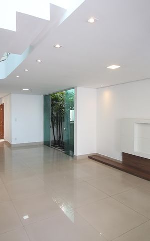 Casa para alugar com 172m², 3 quartos e 2 vagasSala